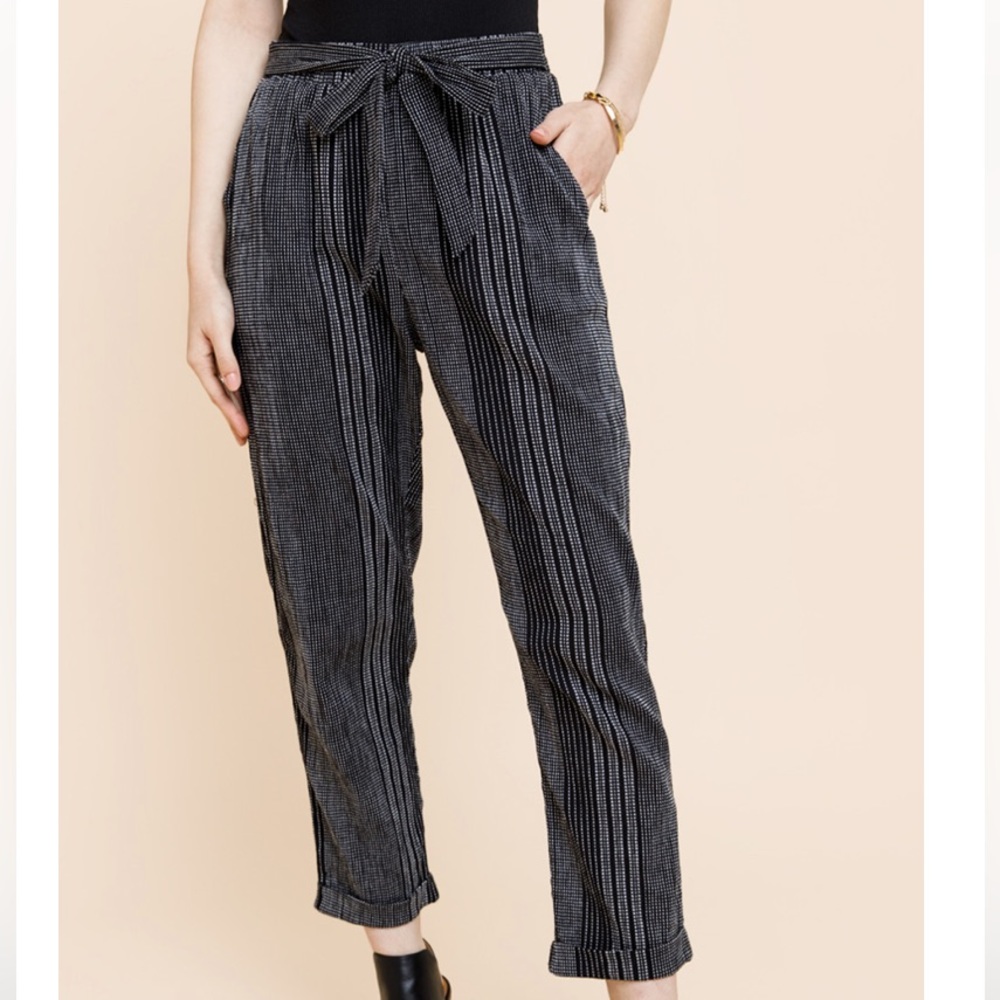 NWT Francesca’s Striped Cuff Tie Front Cropped Jogger Black White Dress Pants